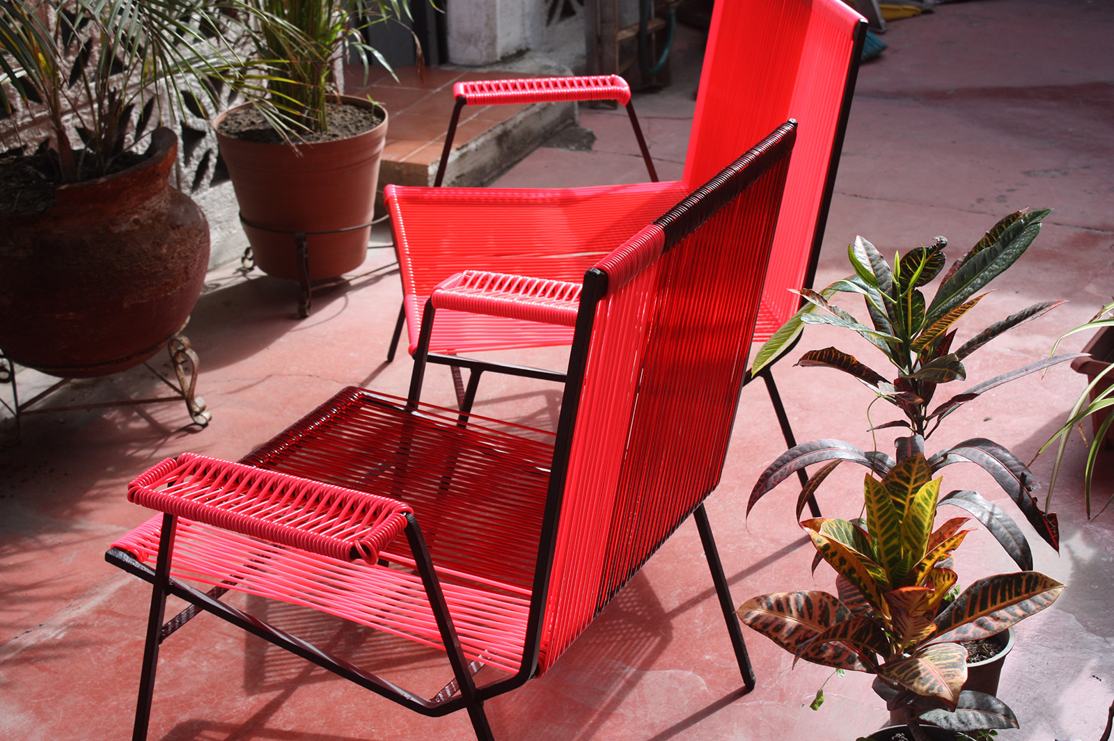 Renovation of steel frame lounge chairs